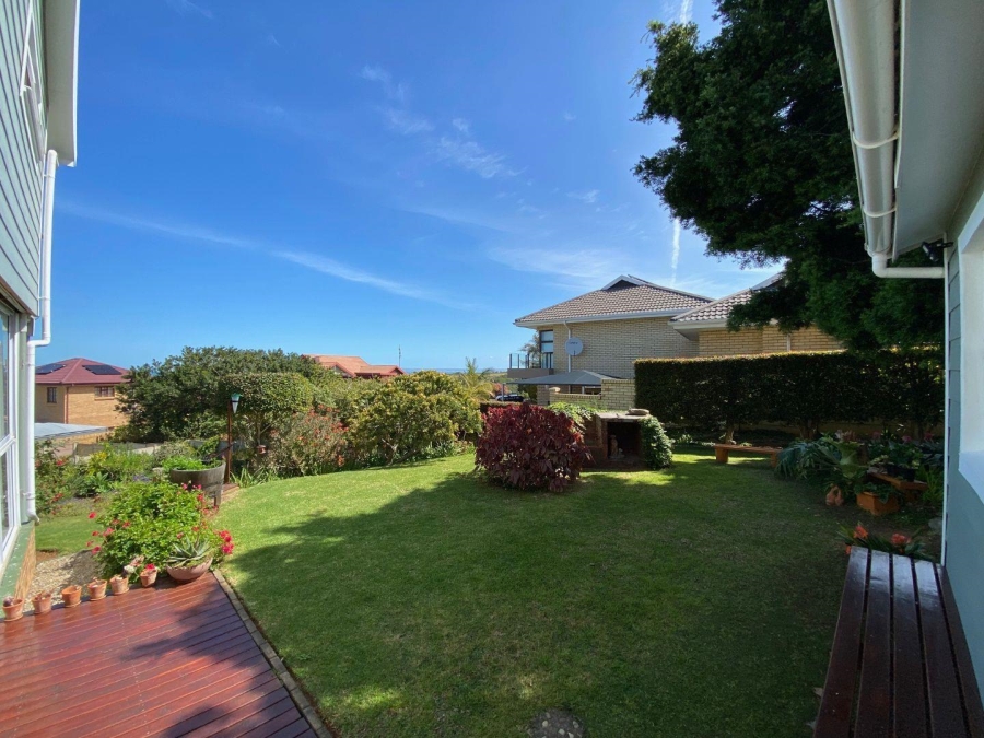 4 Bedroom Property for Sale in Outeniqua Strand Western Cape